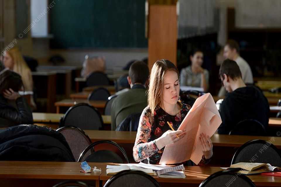 网络热议！“二流”大学的研究生到底值不值得去读